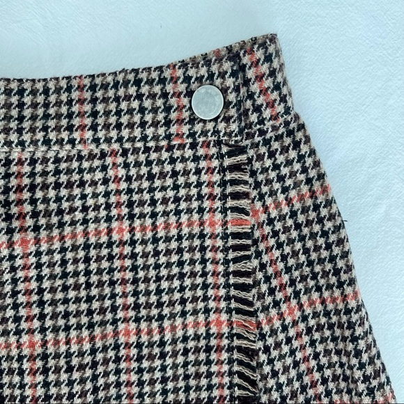 Urban Outfitters Plaid Mini Skirt - Picture 2 of 5